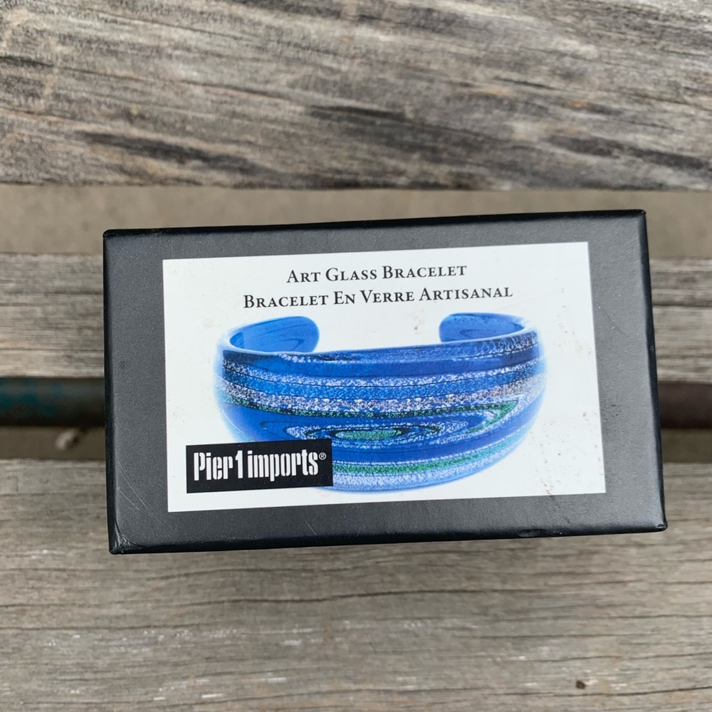 Women’s Pier 1 glass bracelet. NIB